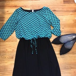 Trendy dress, 3/4 sleeve, just above knee